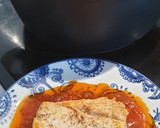 Foto del paso 1 de la receta: Merluza en salsa de tomate y ajo