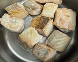 菠菜鮭魚蛋炒飯的食譜步驟1照片