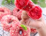 Foto langkah ke 8 dari resep Donat Crispy Red Velvet.