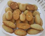 صورة لخطوة 4 من وصفة معمول الحليب المكثف المنزلي 👌😋