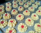 Foto langkah ke 3 dari resep Kue Semprit Jadul Ekonomis (Eggless).