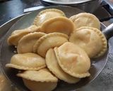 Foto del paso 6 de la receta: Sorrentinos caseros de jamón y muzzarela