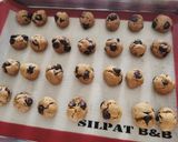 Foto langkah ke 5 dari resep Low Carbs / Keto Chocochips Cookies.