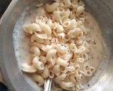 A picture of step 7 of Creamy white pasta.