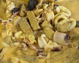 Gambar langkah 3 resipi Sotong, Pucuk Paku & Tempe Masak Lemak Kuning.