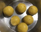 A picture of step 5 of Besan Ladoo.