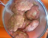 Foto del paso 6 de la receta: Tortitas de carne de res en caldillo enchilado a la Mario, s