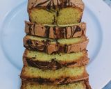 A picture of step 4 of Marble tea cake.