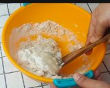 A picture of step 2 of Sotong (Otak-otak KW).