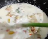 A picture of step 5 of Vegetable. Creamy & Spicy Noodles.