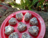 A picture of step 4 of Dry coconut Dates Delight.