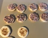 Une image de l'étape 2 de Minis sandwichs de blinis au pâté, cornichons et tomates.