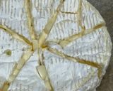 Camembert sajtos mártogatós kiflivel recept fázis 3 fotója