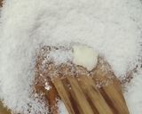 કોકોનટ ચીક્કી (Coconut Chikki Recipe In Gujarati) રેસીપી સ્ટેપ2ફોટો
