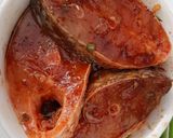 Hình bước làm 1 của món Cá chẽm kho hành ớt
