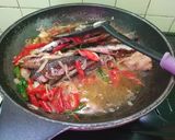 Foto langkah ke 6 dari resep Resep Ikan Pindang Pedas Manis.