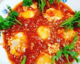 Hình bước làm 3 của món Trứng chần sauce cà chua