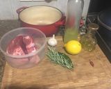 Foto del paso 1 de la receta: Cocina aromática: Cordero con salsa de lemoncello y puré de sémola blanca