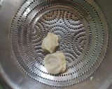 A picture of step 4 of Momos.