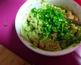 Foto del paso 6 de la receta: Tartar de salmón y aguacate (canapés)