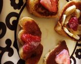 A picture of step 1 of Pancakes Filled with Banana and Strawberries.