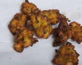 A picture of step 4 of Sweet corn pakora.