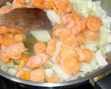 Foto del paso 3 de la receta: Merluza en salsa de marisco