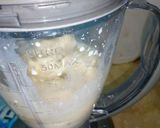 A picture of step 3 of Date Almond Pistachio Shake.
