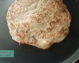 A picture of step 6 of Sabudana chilla with Hari chutney.
