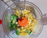Foto langkah ke 2 dari resep MPASI 6m+ ; potato broccoli sauce sweet corn and cheese.