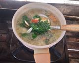 Foto langkah ke 4 dari resep Sayur Bening Kelor & Wortel.