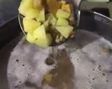 Foto del paso 5 de la receta: Lentejas con pollo, vienesa y huevo duro