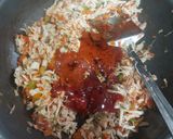 A picture of step 3 of Tomato chow mien.