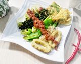 Foto langkah ke 5 dari resep Rujak Kangkung Tegal / Pecel Uleg Tegal.