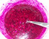 Foto langkah ke 4 dari resep Puding Susu Buah Naga.