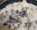 Foto del paso 6 de la receta: Raviolis con setas en salsa de nata