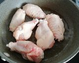 Foto del paso 3 de la receta: Alitas con tomate