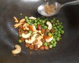 A picture of step 2 of Mishti Pulao.