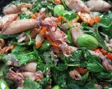 Foto langkah ke 3 dari resep Sambal Cumi Pete Kemangi.