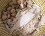 Hình bước làm 1 của món Gà nấu măng
