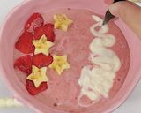 Foto langkah ke 3 dari resep Banana Berry Smoothie Bowl 🥣.