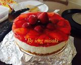 Foto langkah ke 5 dari resep Strawberry cheese cake.