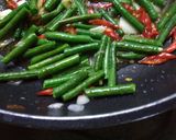Foto langkah ke 4 dari resep Oseng Jamur / Tumis Jamur.