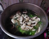 Foto langkah ke 4 dari resep Sup Jamur Kuping.