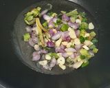 Foto langkah ke 2 dari resep Minyak Ayam buat Mie Ayam.