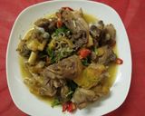 Hình bước làm 4 của món Gà xào sả ớt