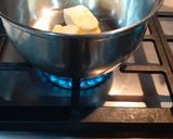Foto del paso 3 de la receta: Camarones empanizados acompañados de una salsa holandesa
