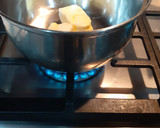 Foto del paso 3 de la receta: Camarones empanizados acompañados de una salsa holandesa