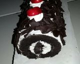 Foto langkah ke 5 dari resep Blackforest roll.