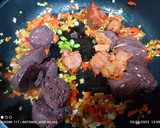 Foto del paso 2 de la receta: Habitas con verduras, morcilla y sobrasada